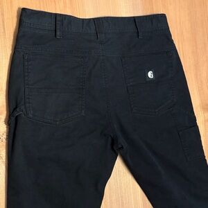 RARE Carhartt pants - Men's Black Cargo Pants in excellent condition.